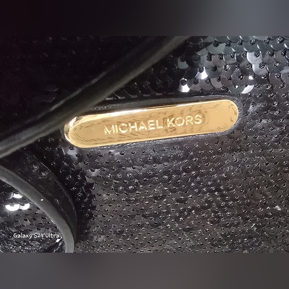 MICHAEL Michael KORS Sequined & Leather Wristlet EUC 7.5"×4" - Picture 2 of 12